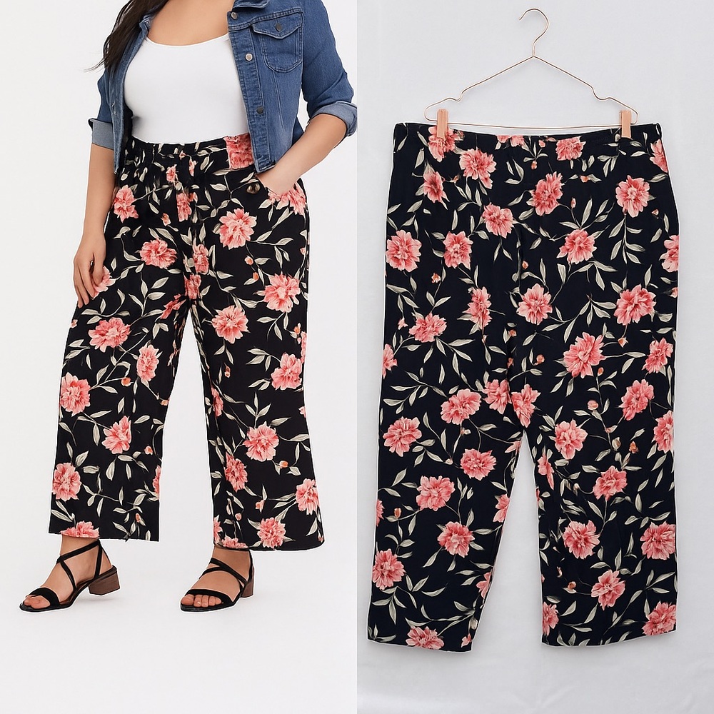 Torrid Pants, size 4 (26), Black Floral, Wide leg